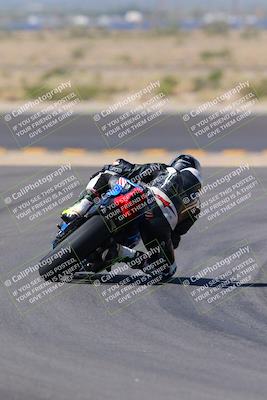 media/Oct-08-2022-SoCal Trackdays (Sat) [[1fc3beec89]]/Turn 11 Backside (1145am)/